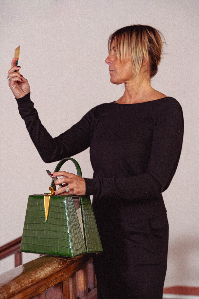 Outfit elegante borsa in pelle di coccodrillo Rivelia